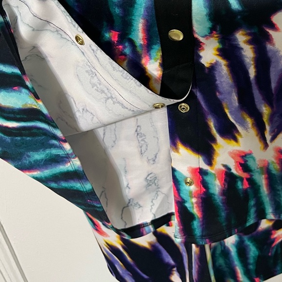 BOLD  new dress - Picture 8 of 12